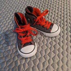 Converse with zipper & laces